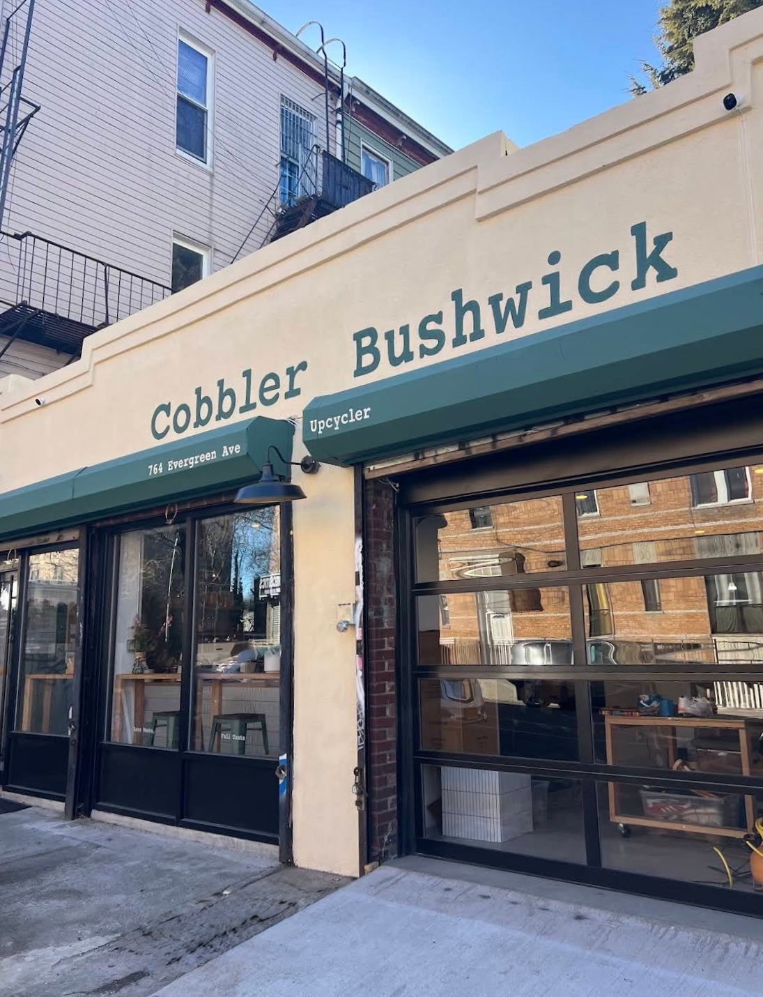 Shipping New York - 764 Evergreen Ave, Brooklyn, NY 11207